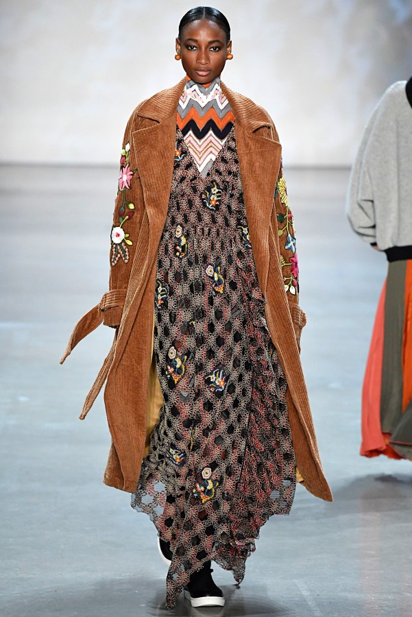 Vivienne Tam - Runway - February 2018 - New York Fashion Week