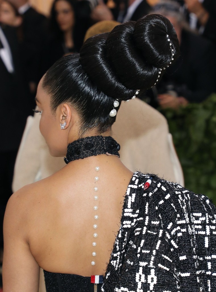 EMBELLISHMENTS TO ENVY
