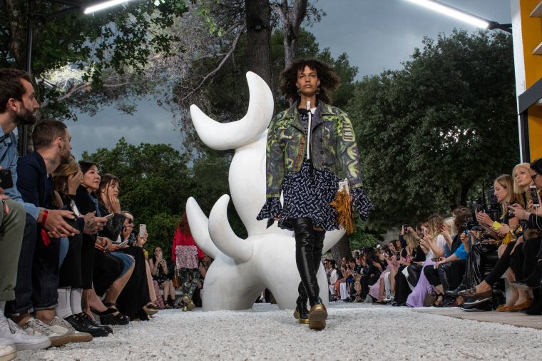 Louis Vuitton 2019 Cruise Collection : Runway