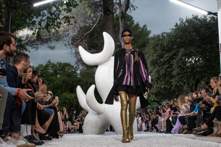 Louis Vuitton 2019 Cruise Collection : Runway