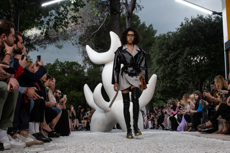 Louis Vuitton 2019 Cruise Collection : Runway