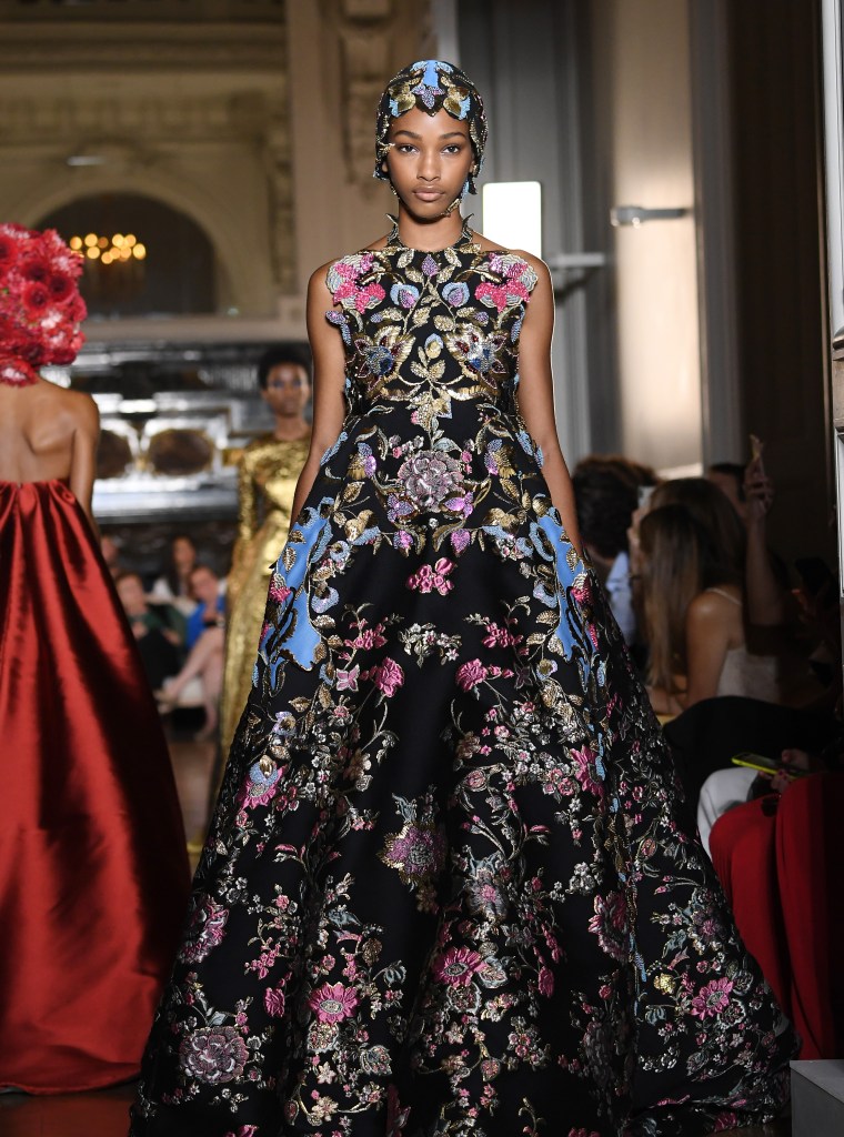 Valentino : Runway - Paris Fashion Week - Haute Couture Fall Winter 2018/2019