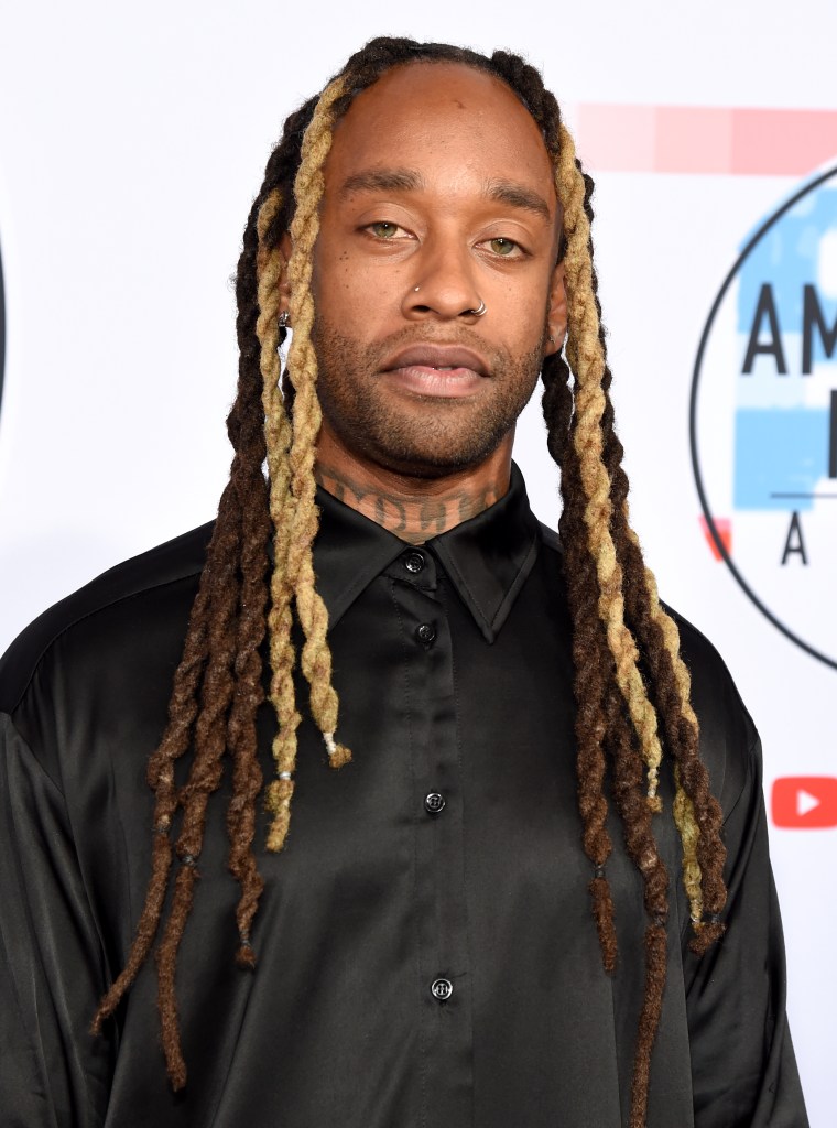 2018 American Music Awards - Red Carpet