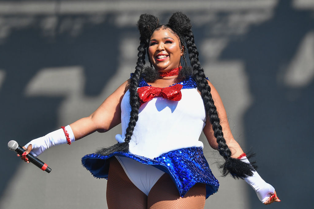 Lizzo shows off natural curves in saucy underwear with her inspiring  message - Mirror Online