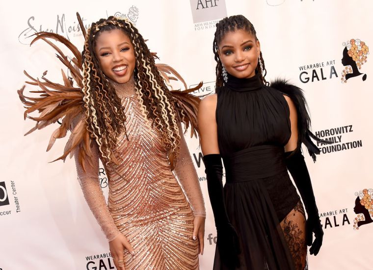 CHLOE x HALLE