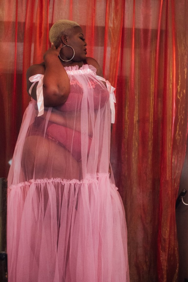 CurvyNoire