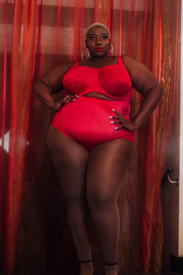 CurvyNoire