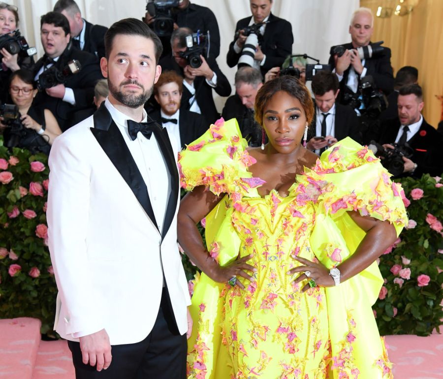 Alexis Ohanian Sr. Serving As Serena William’s Wig Head Is Ultimate