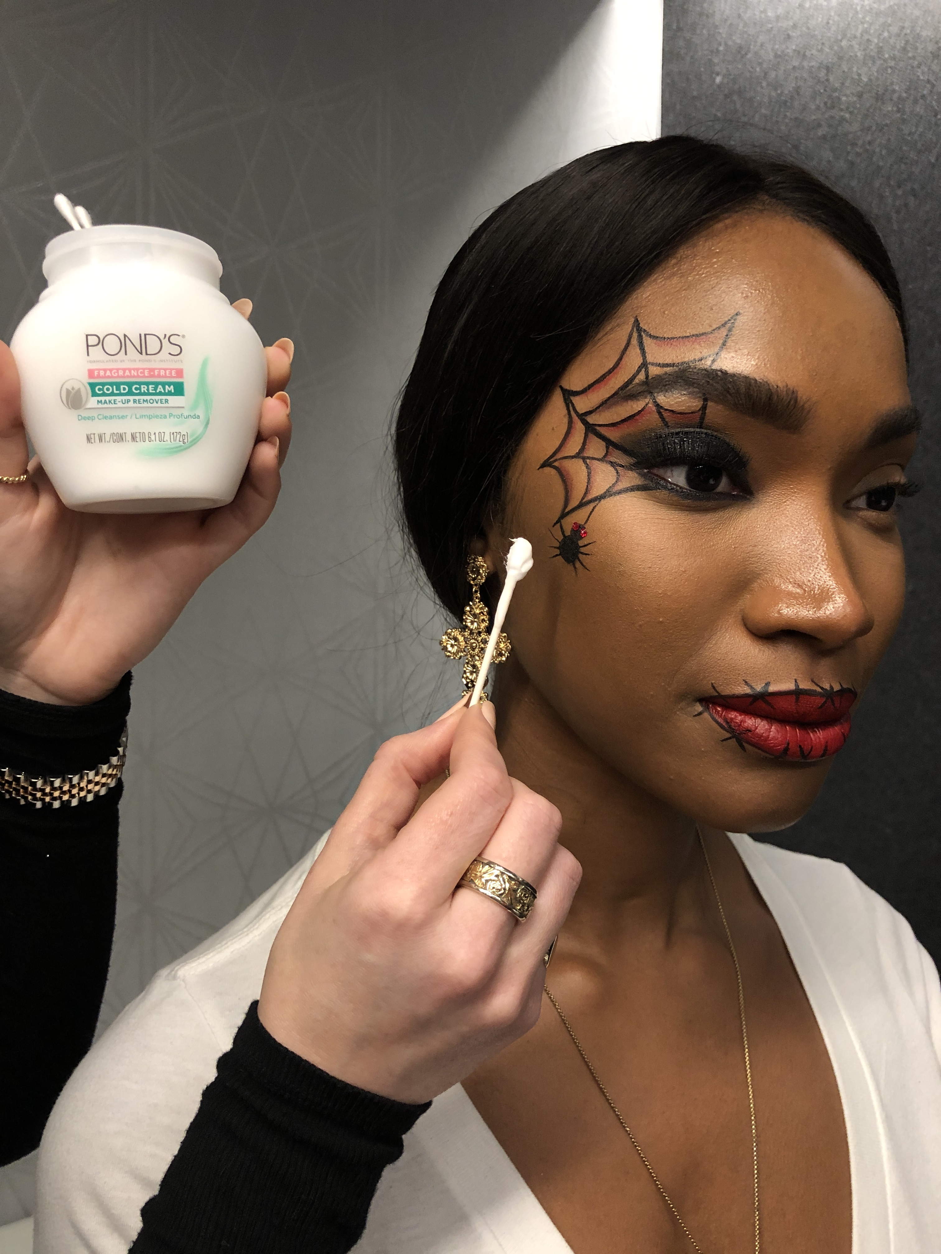 Pond's Halloween Makeup with Glamsquad