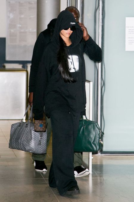 Rihanna, Charles-de-Gaulle Airport, 2016