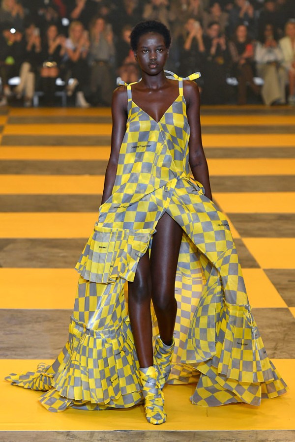 Off-White - Runway - Paris Fashion Week Womenswear Fall/Winter 2019/2020