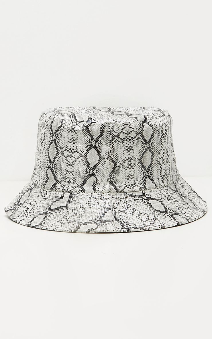 PRETTY LITTLE THING GRAY SNAKE BUCKET HAT
