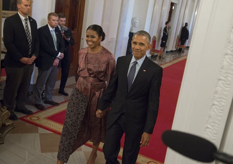 MICHELLE AND BARACK OBAMA AT THE PRESIDENTIAL MEDAL OF FREEDOM CEREMONY, 2016