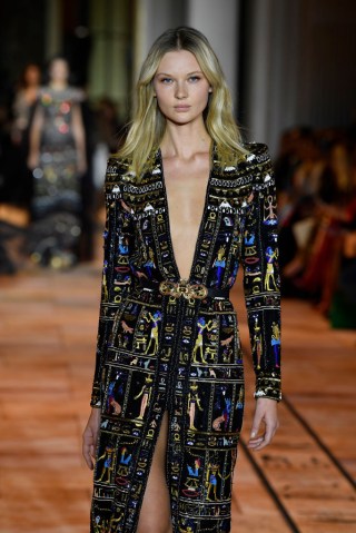 Zuhair Murad : Runway - Paris Fashion Week - Haute Couture Spring/Summer 2020