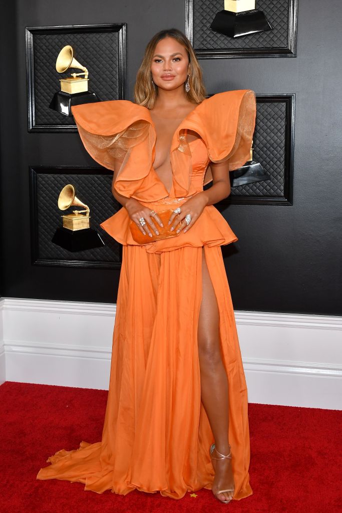 CHRISSY TEIGEN AT THE 62ND ANNUAL GRAMMY AWARDS, 2020