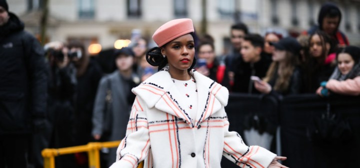 Street Style - Paris Fashion Week - Womenswear Fall/Winter 2020/2021 : Day Seven