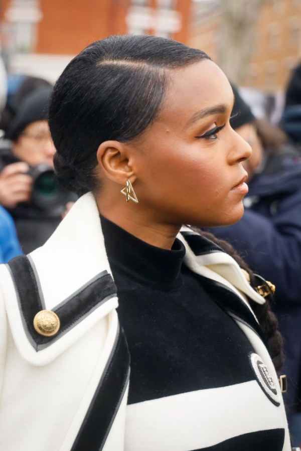 Street Style - Paris Fashion Week - Womenswear Fall/Winter 2020/2021 : Day Five