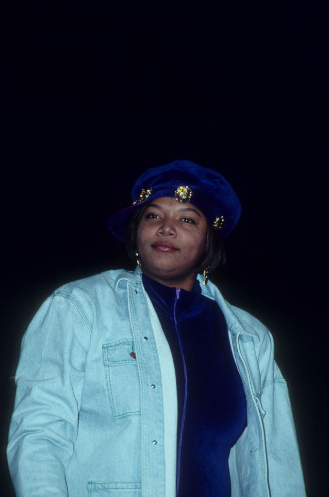 QUEENS LATIFAH DURING A PERFORMANCE AT MADISON SQUARE GARDEN, 1992