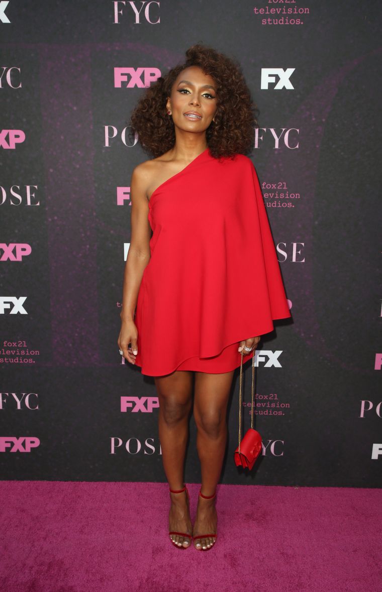 Red Carpet Event For Pose