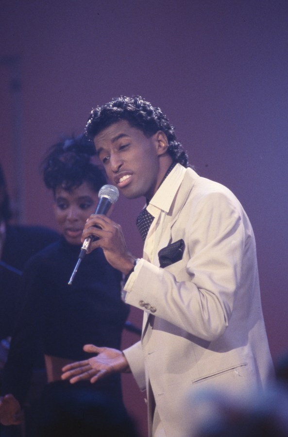 Kenneth Edmonds/""Babyface"" performs on Soul Train.