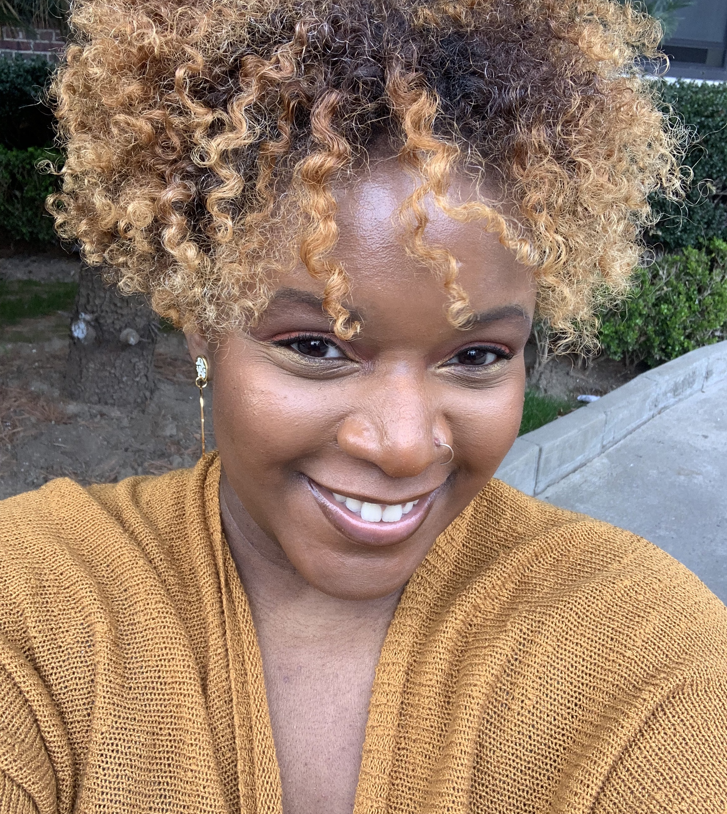 Marsha tries Saweetie x Morphe