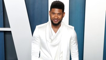 Usher arrives at the 2020 Vanity Fair Oscar Party held at the Wallis Annenberg Center for the Perfor...