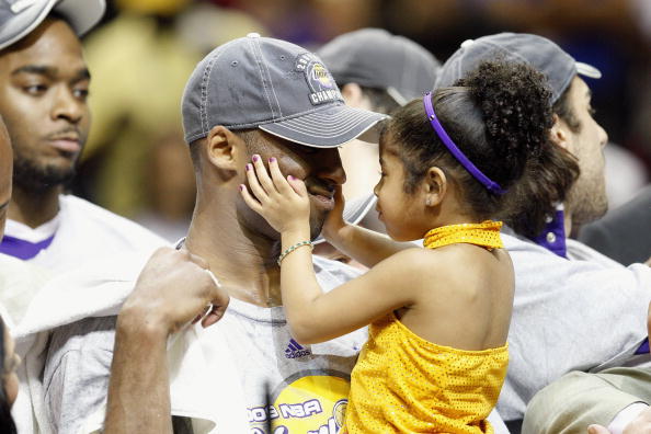 GIANNA AND KOBE BRYANT AT THE NBA FINALS GAME 5, 2009