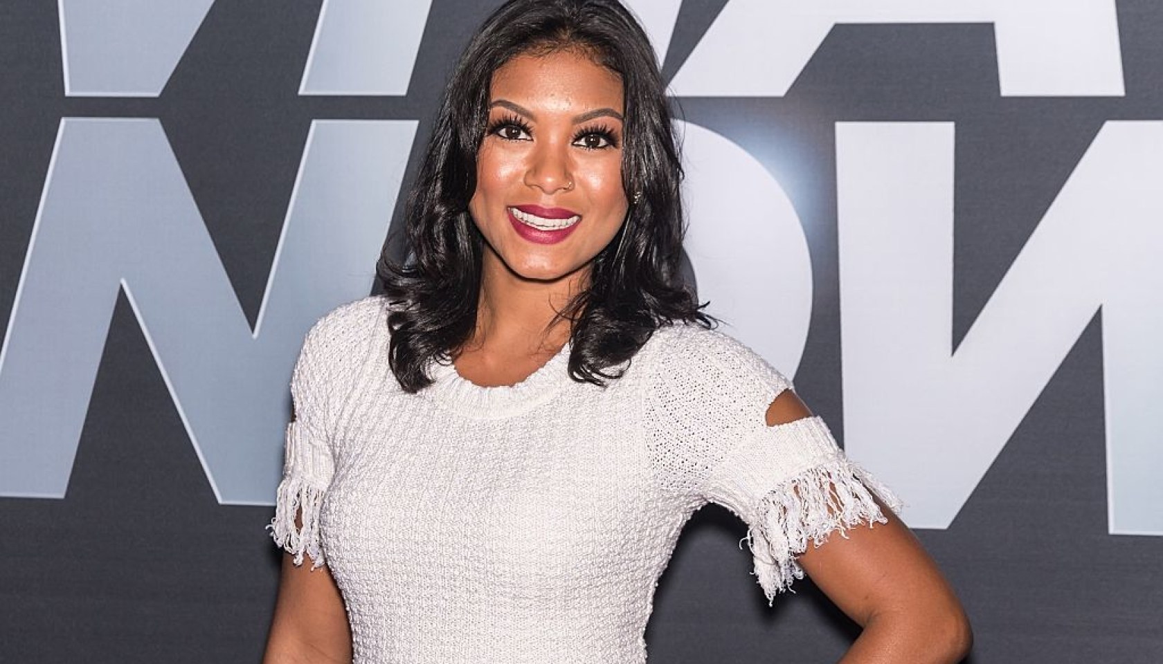 Eniko Hart HelloBeautiful