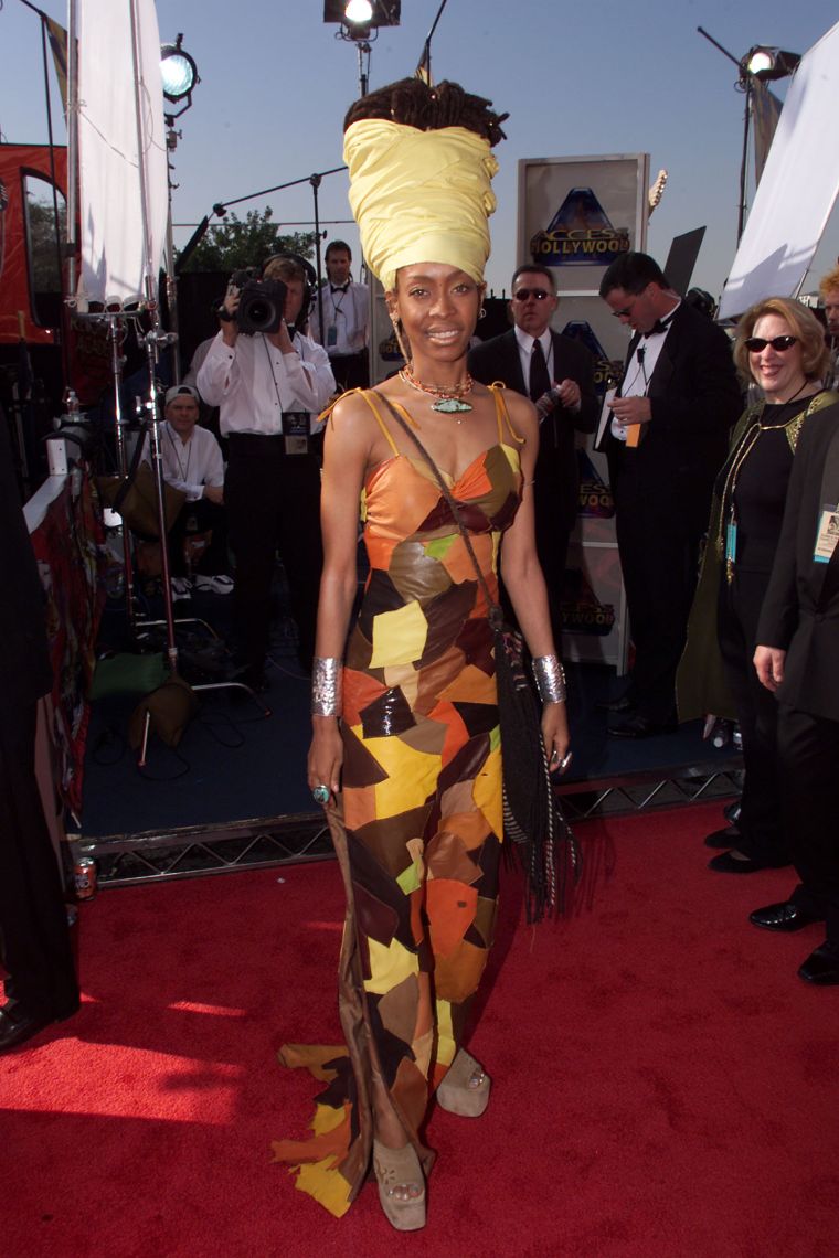 ERYKAH BADU AT THE 41ST ANNUAL GRAMMY AWARDS, 1999