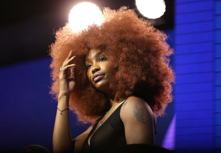 SZA's Short, Brown 'Fro