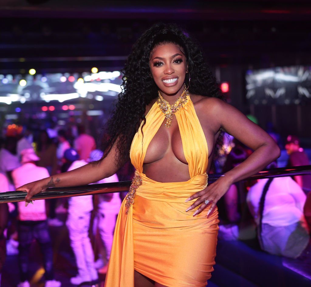 Porsha Proudly Shows Off Her Fupa, Denies Surgery Rumors