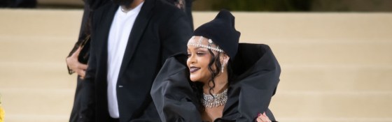 Rihanna Dresses as Gunna for Halloween