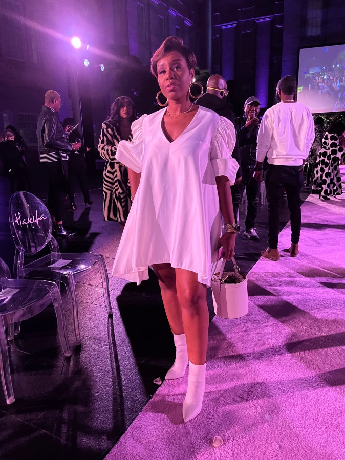 Hanifah Fashion Show Street Style