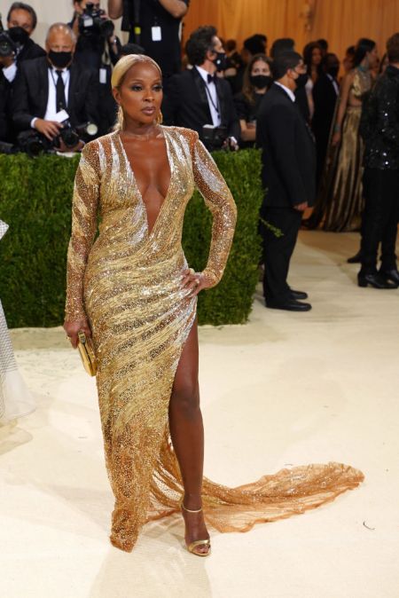 Mary J. Blige Looks Like A Goddess At The 2021 Met Gala