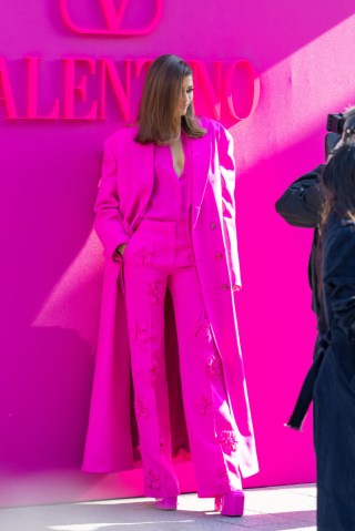 Valentino : Outside Arrivals - Paris Fashion Week - Womenswear F/W 2022-2023