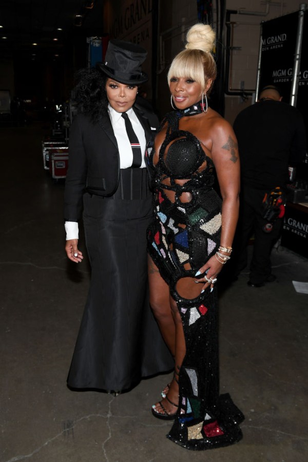 2022 Billboard Music Awards - Backstage