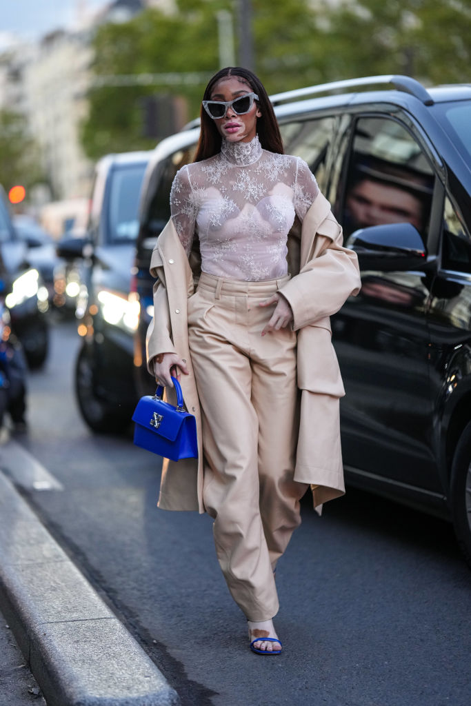 Street Style - Paris Fashion Week - Womenswear Spring/Summer 2023 : Day Four