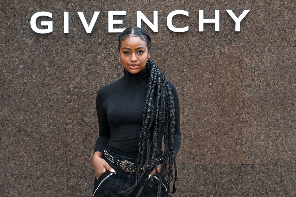 Givenchy : Front Row - Paris Fashion Week - Womenswear Spring/Summer 2023
