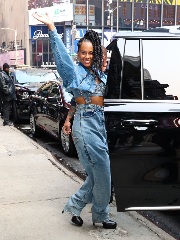 Alicia Keys Is Serving 90s Vibes In A Denim Moschino