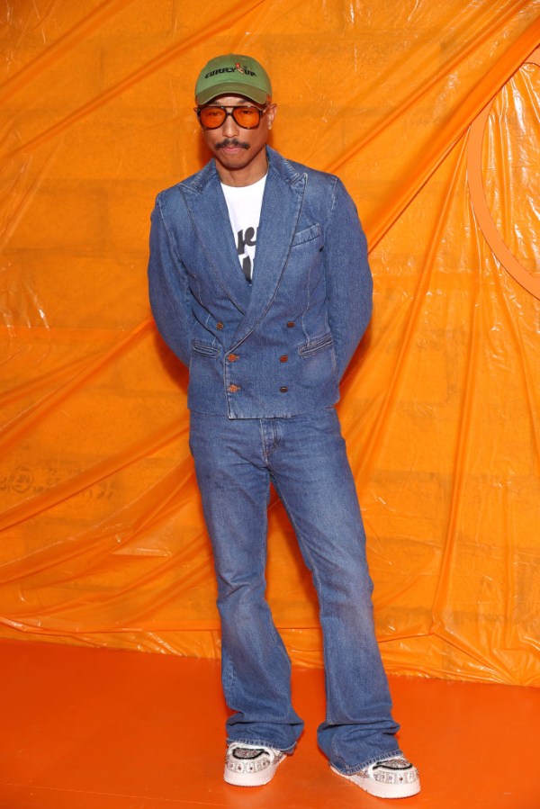 Louis Vuitton : Photocall - Paris Fashion Week - Womenswear Spring/Summer 2024