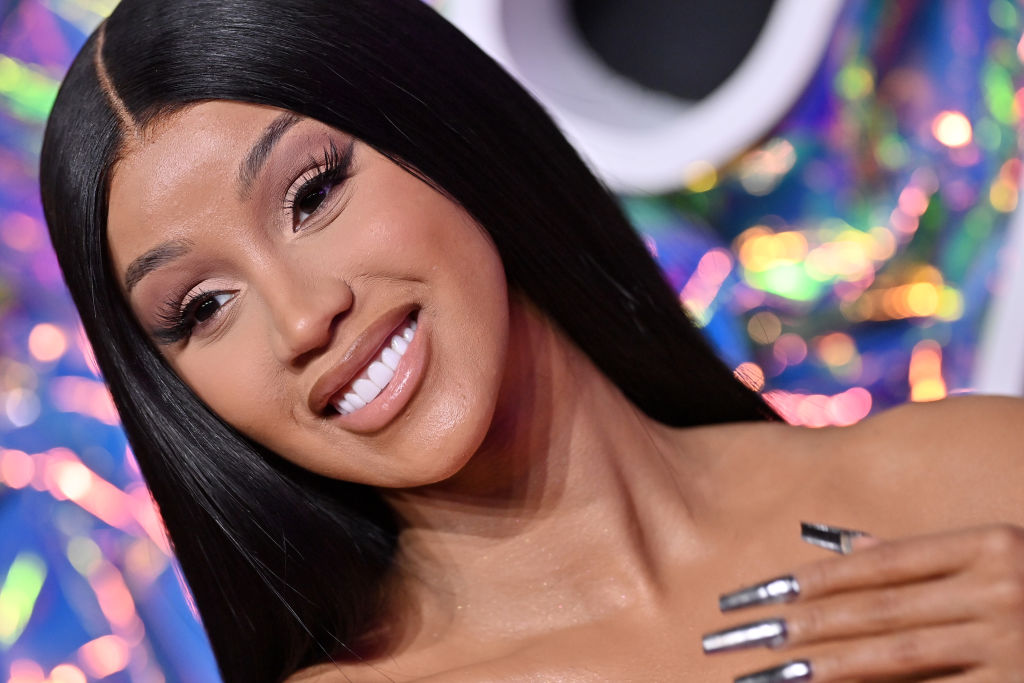 Cardi B Steps Out In A Bowl Shaped Pixie Haircut And We Need More!