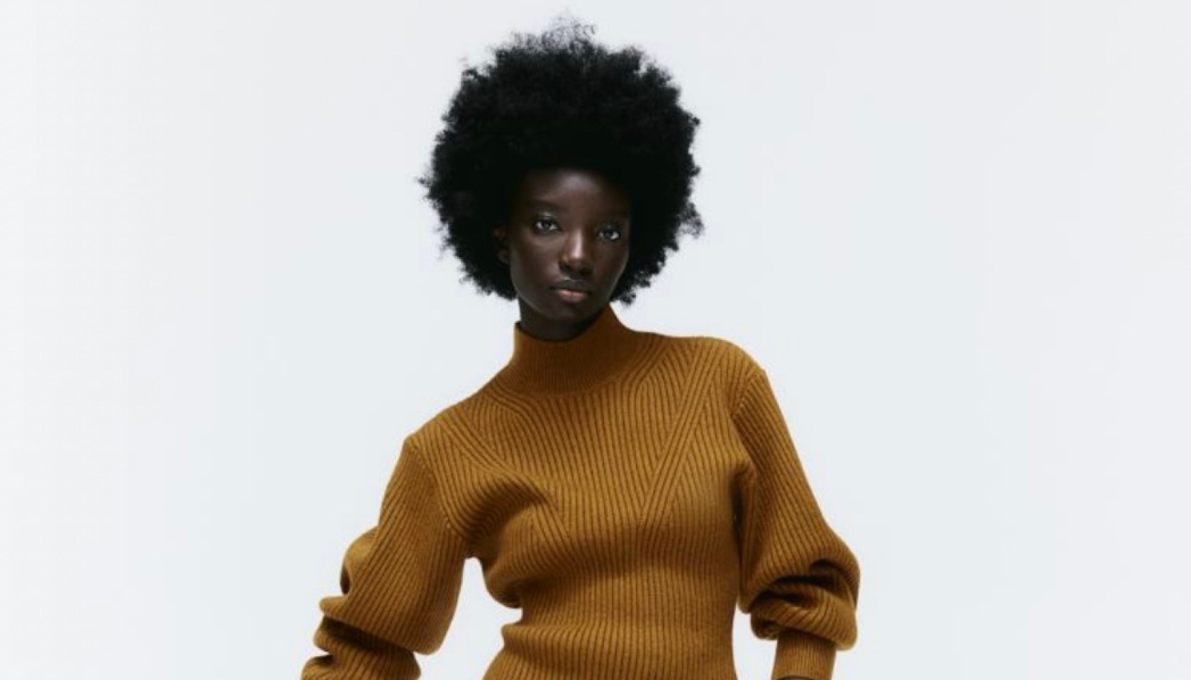 8 Outfits That Are Perfect For A Thanksgiving Living Room Slay