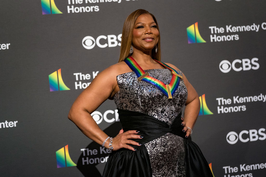 Queen Latifah Accepts Kennedy Center Honors While Looking Regal In Pamella Roland