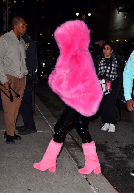 Let's hear it for Nicki's matching hot pink boots.
