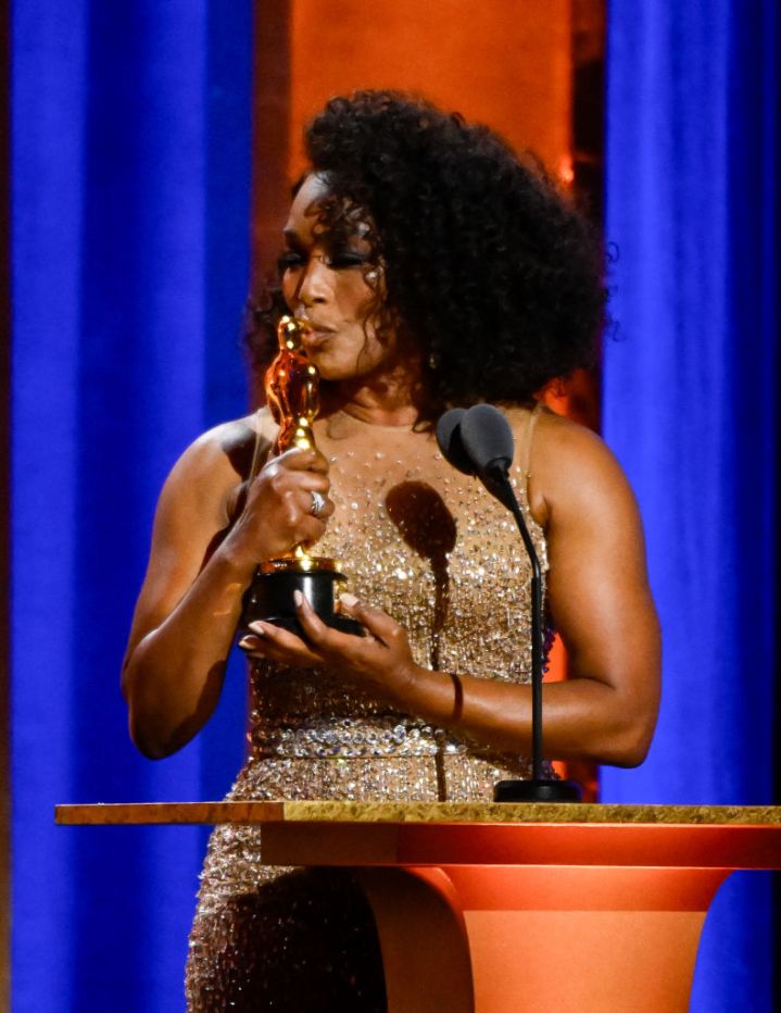 Angela Bassett receives her honorary Academy Award at the Governor's Ball
