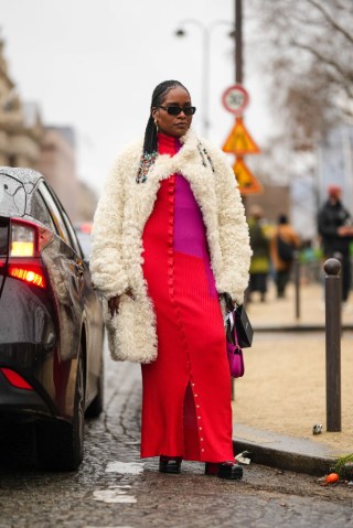 Street Style - Paris Fashion Week - Haute Couture Spring/Summer 2024 - Day Two