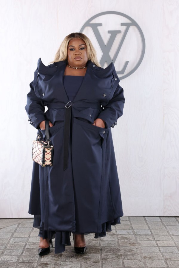 Louis Vuitton : Photocall - Paris Fashion Week - Womenswear Fall/Winter 2024-2025