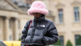 Street Style - Paris Fashion Week - Haute Couture Spring Summer : Day Two