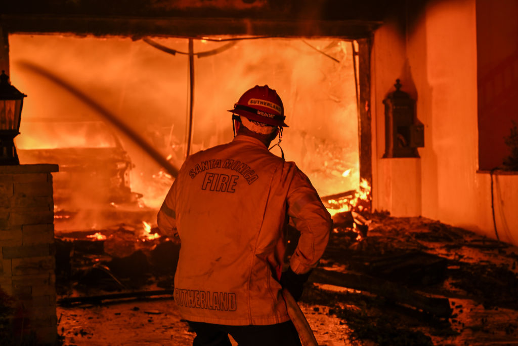 Wildfires tear through Los Angeles