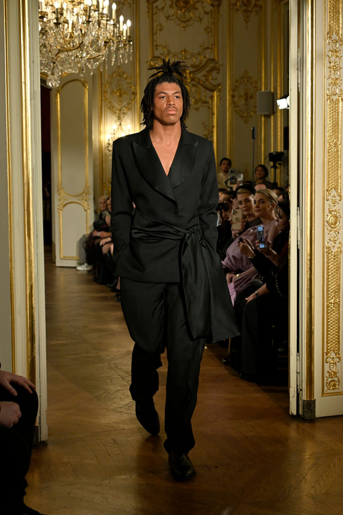 Lena Erziak: Runway - Paris Fashion Week - Haute Couture Spring-Summer 2025